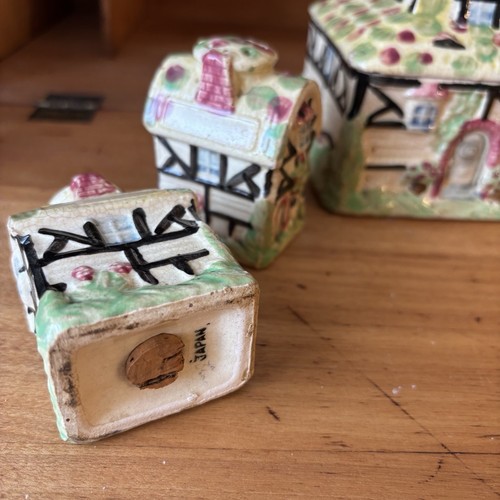Vtg Salt And Pepper Shakers With Matching Sugar? Bowl Thatched Roof Houses - Picture 7 of 7