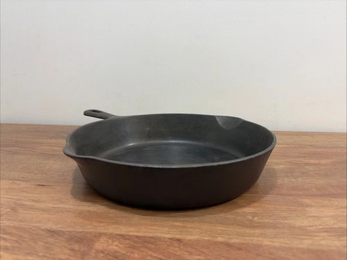 Griswold Large Block Logo #7 Cast Iron Skillet Pan 701 D Smooth Bottom FLAT!