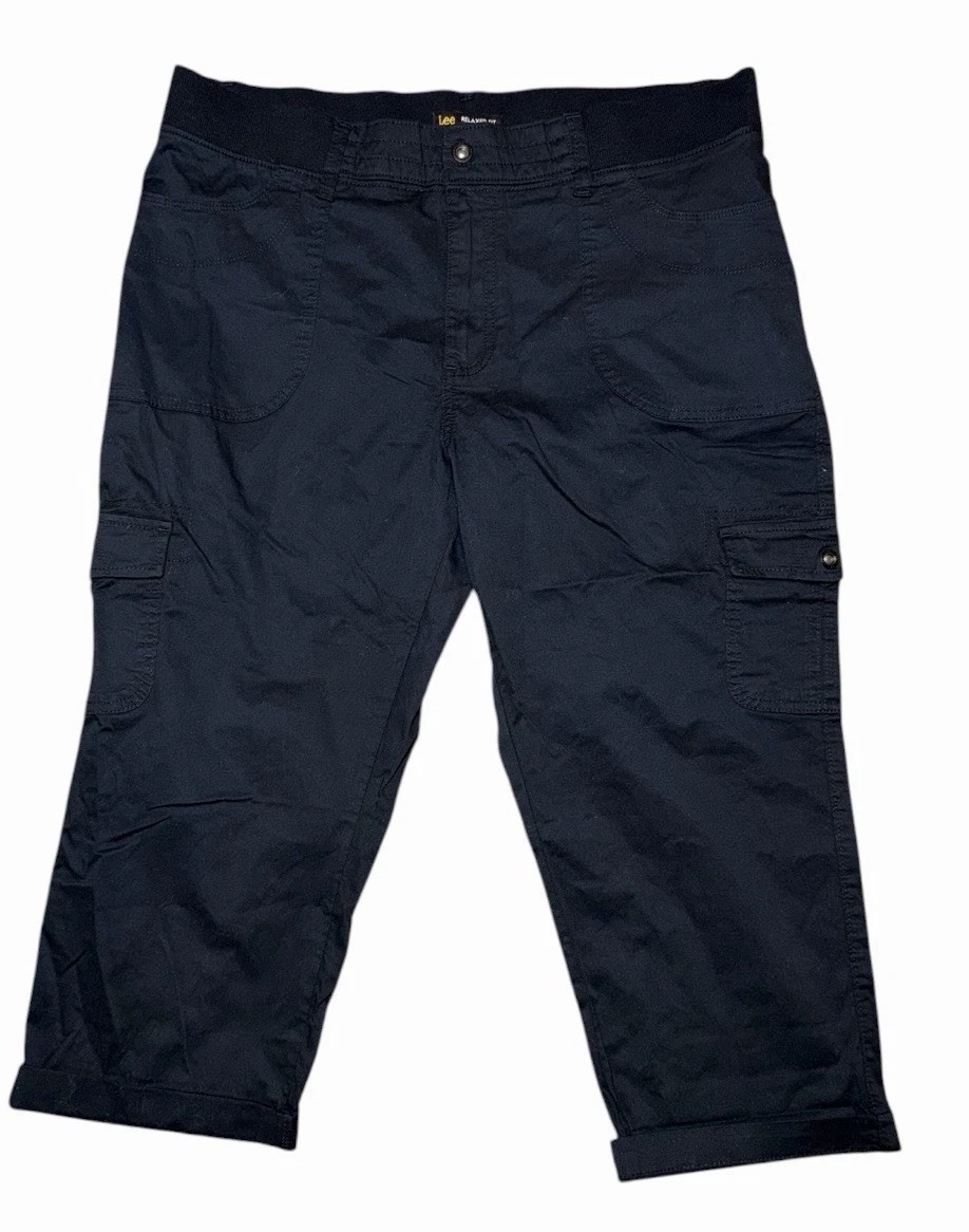 Lee NWT Cargo Capri Pants Women’s Size 18 Black Relaxed Fit Stretch