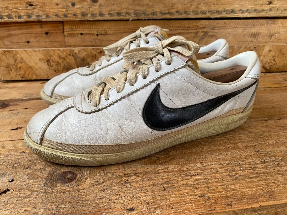 Vintage 70's Nike bruins white leather low-top sneakers Vintage 70's Nike bruins white leather low-top sneakers