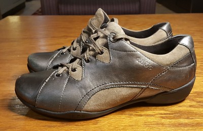 taos leather sneakers