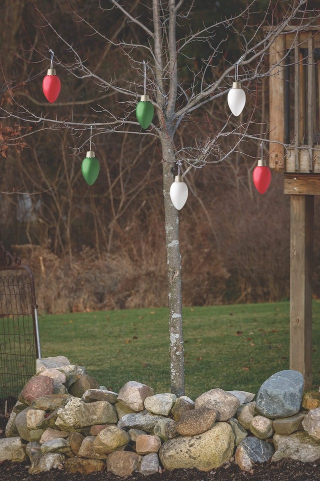 Battery Powered Hanging Decorative Outdoor Pulsing 8 inch C9 Bulb Style