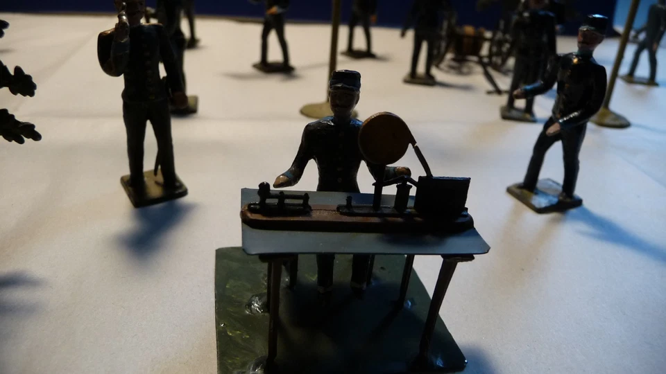 LES TELEGRAPHISTES - Photo 3/4