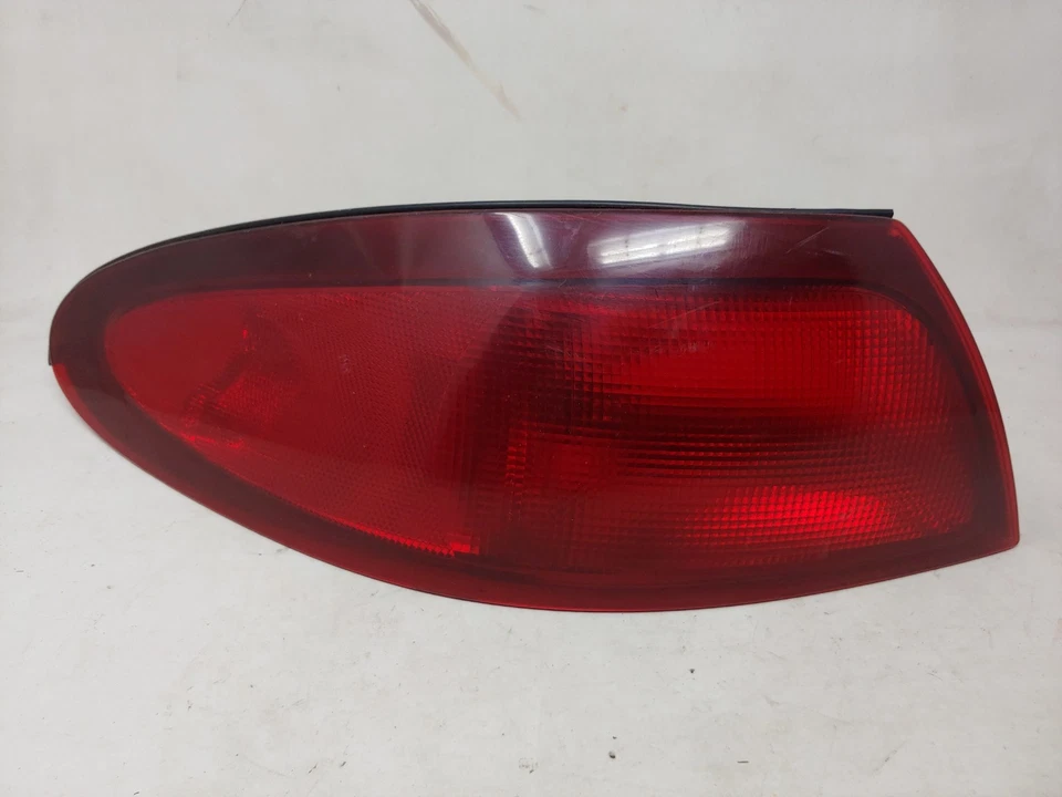Левый задний фонарь со стороны водителя от оригинального производителя 1997 1998 MERMERCURY TRACER - Изображение 2 из 4