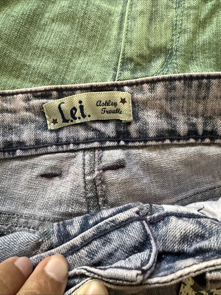 Pair Size 5 Vintage Y2K Lei Ashley Trouble Denim Jean Shorts  Purple Green - Image 4 of 4