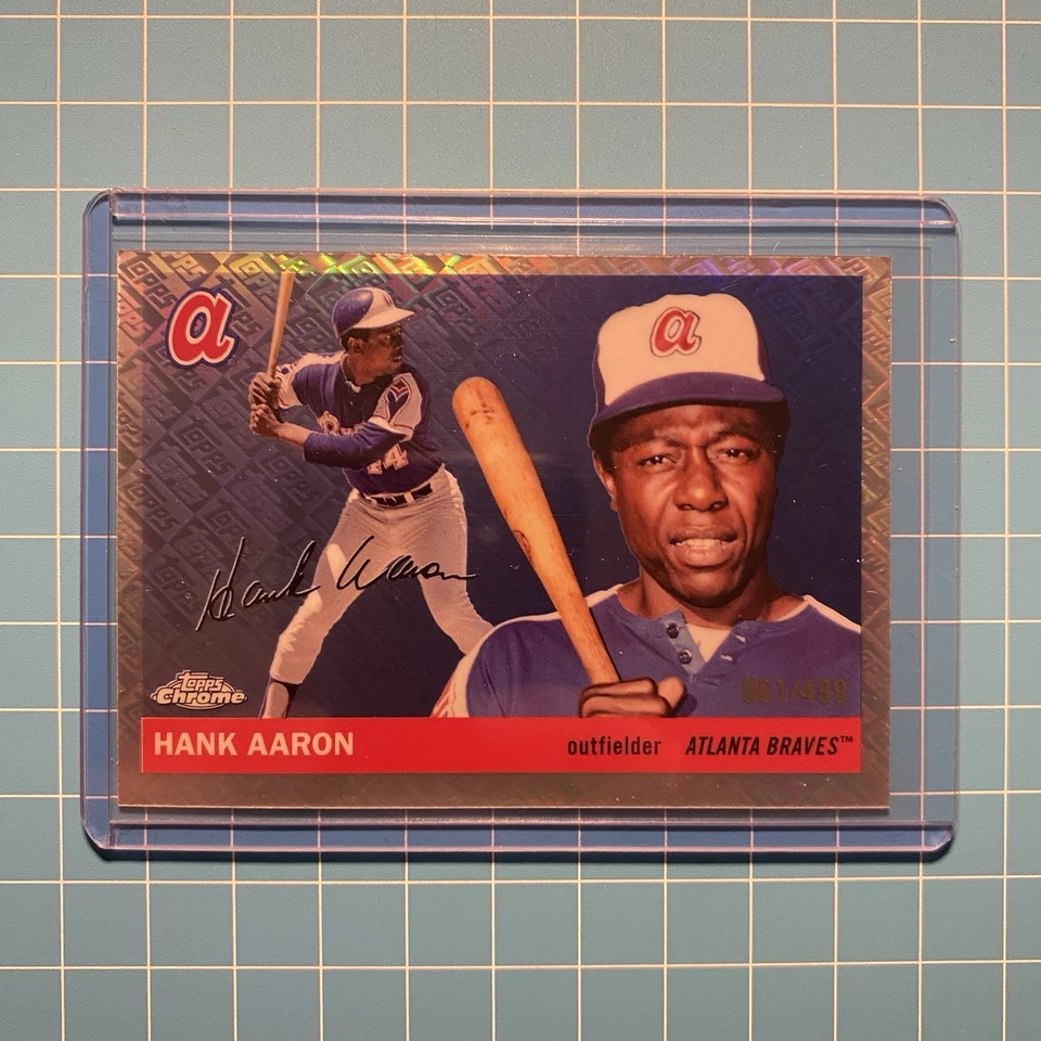 Topps 2025 Chrome Platinum Hank Aaron Topps Logo Refractor /499 #304 Braves - Bild 1 von 2