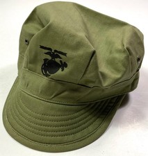 WWII USMC MARINE HBT COMBAT FIELD CASQUETTE, BILLET COURT AVEC LOGO - GRAND