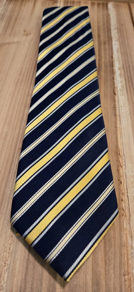 Corbata de seda azul marino y amarillo GLANFRANCO Italia 💯 ligeramente usada 👀 Foto 2 de 4