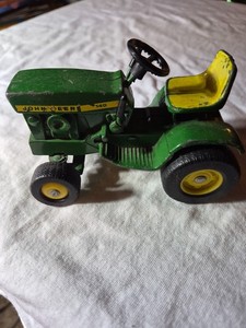 1960s Ertl John Deere 140 Lawn & Garden Diecast Tractor 1:16