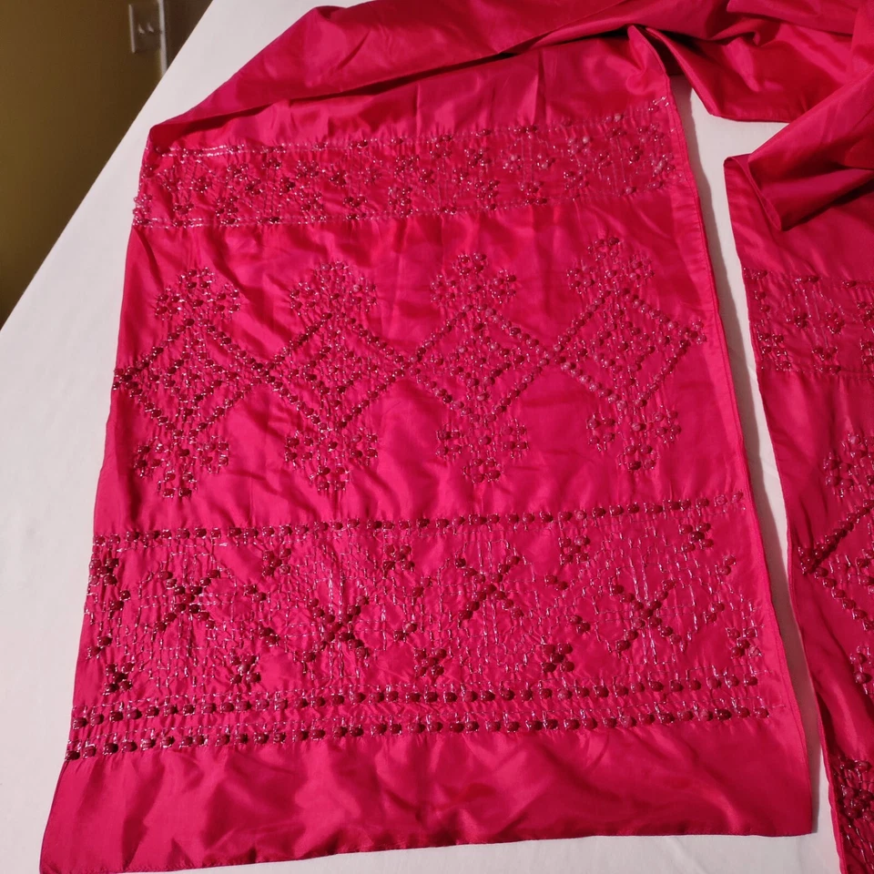 Xale de seda fúcsia Megan Park Inglaterra frisado Índia 17,5" x 83" - Imperfeito - Imagem 3 de 4