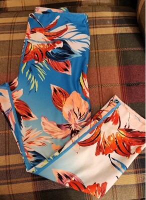 NWOT Fila Sport Women's Athletic Capri Pants Size S Floral Print Aqua Blue