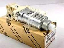 Genuine Toyota 1993-1997 Land Cruiser Lx450 Power Seat Track Motor 85820-30220