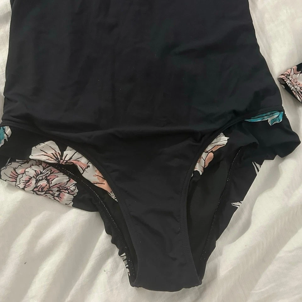 Roxy Manga Larga Negro y Floral Cremallera Trasera Una Pieza Talla M Foto 4 de 4