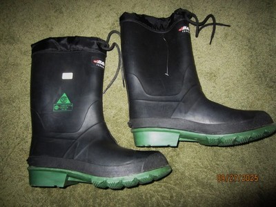 Baffin Technology Men's Sz 9 snow boots NEW WITHOUT BOX