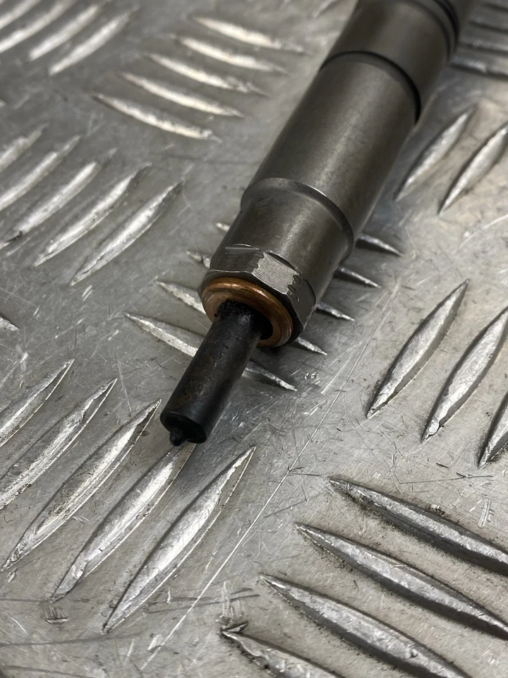 VW AUDI PORSCHE 3.0 TDI BOSCH FUEL INJECTOR 059130277EP GENUINE - Image 2 of 4