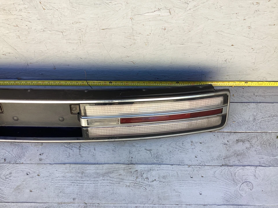 1991-1995 Buick Regal Limited 2 Door Tail Panel Center License Plate Pocket - Изображение 4 из 4