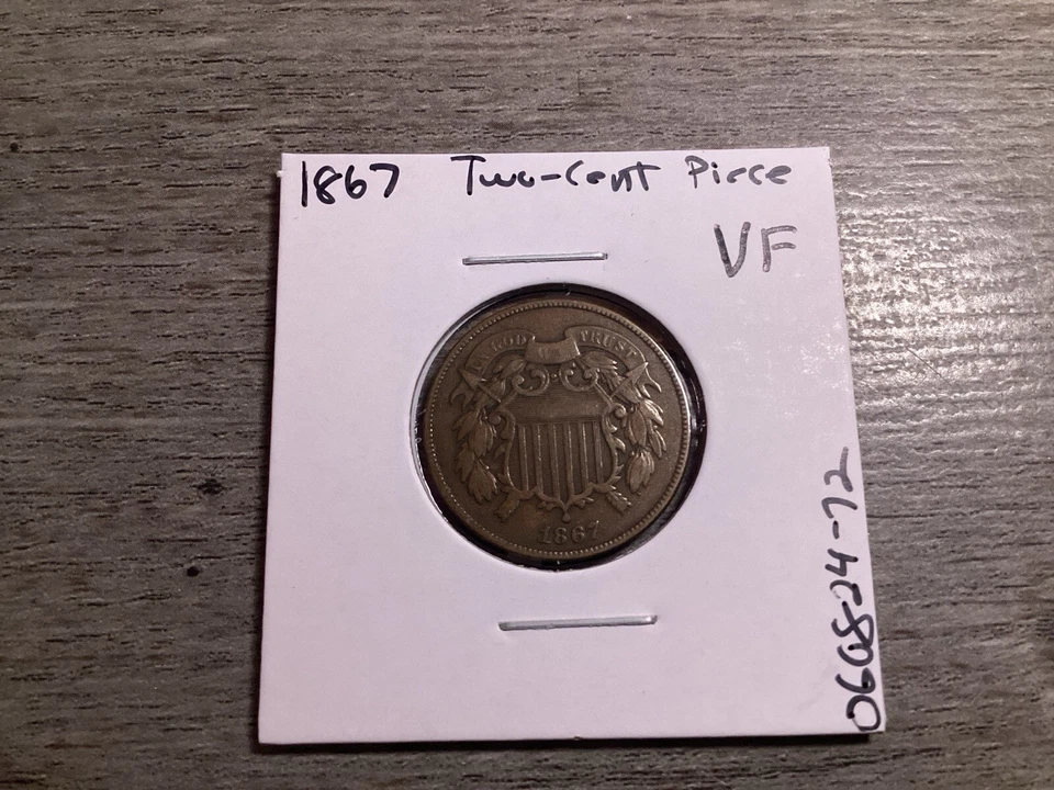 1867 Two Cent Piece in Extra Fine Condition US Copper Coin 060824 72dk - Image 3 of 4