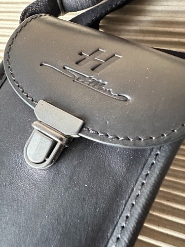 Hasselblad 'Stellar' black leather carrying case with strap - made in Italy - Picture 2 of 16