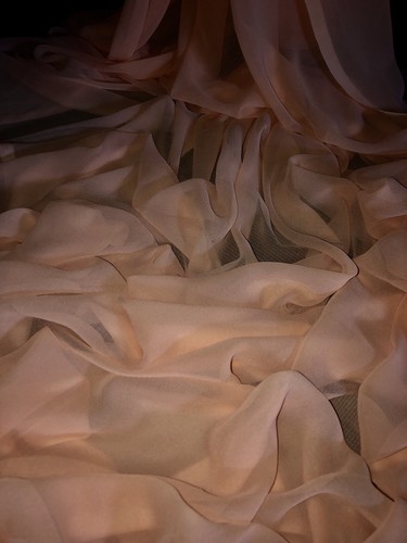 1 mtr peach chiffon dress fabric..45” wide (114) - Picture 3 of 5
