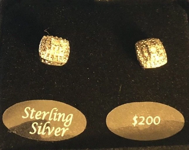 Aretes con racimo de diamantes, pavé de 1/10 qtw en plata de ley, nuevos en caja de regalo Foto 2 de 4