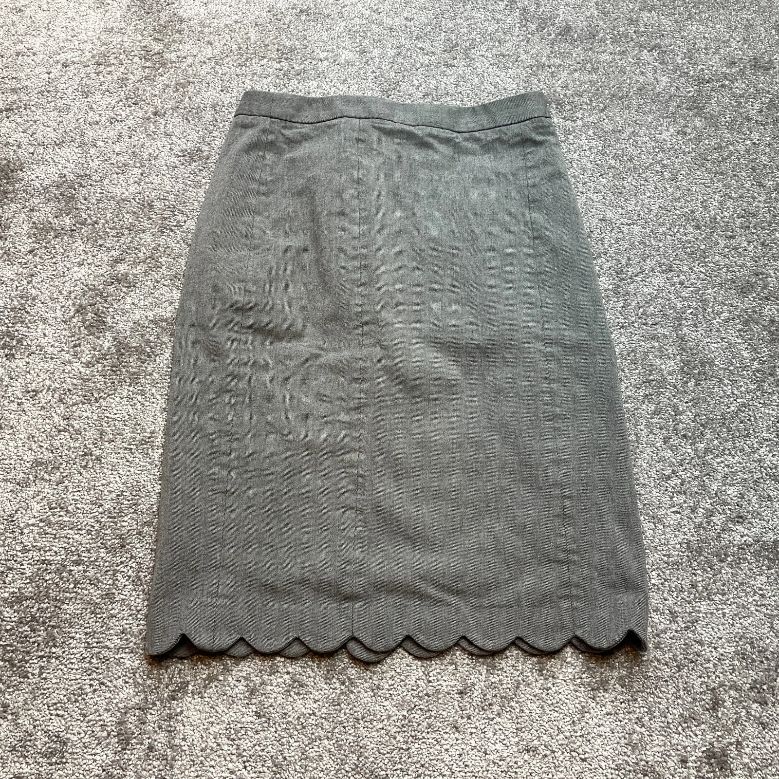 Banana Republic Skirt Women's 2 Gray Knee Length Zip Scallop Hem Pencil Straight