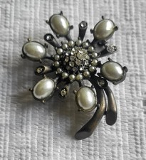 VTG Faux Pearl Rhinestone Starburst Floral Brooch Pin Silver Tone Estate