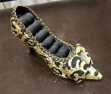 High Heel Ring Jewelry Holder black and gold glitz display