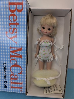 8  Tonner Betsy McCall Doll ''Introducing Betsy McCall Blonde'' MIB 