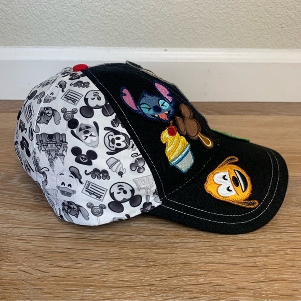 Disney Parks Unisex Patch Emoji Adjustable Snapback Hat | eBay display picture 2