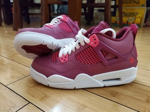 Nike Air Jordan 4 Retro 