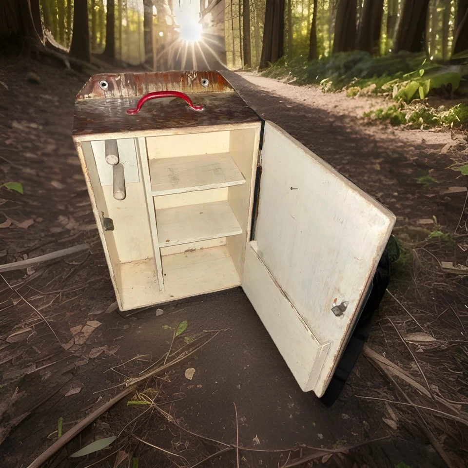 Antiguo gabinete médico de madera Ca mina de oro cruz roja con perilla de baquelita roja Foto 2 de 4