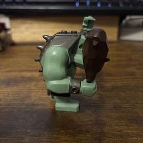 LEGO Fantasy Era Sand Green Troll cas364 from set 7038 With Club Real Lego