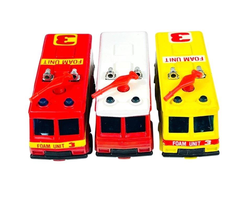 Matchbox Superfast (3) Varied MB54 Airport Foam Tenders w/Yellow Grid Boxes - Image 2 of 4