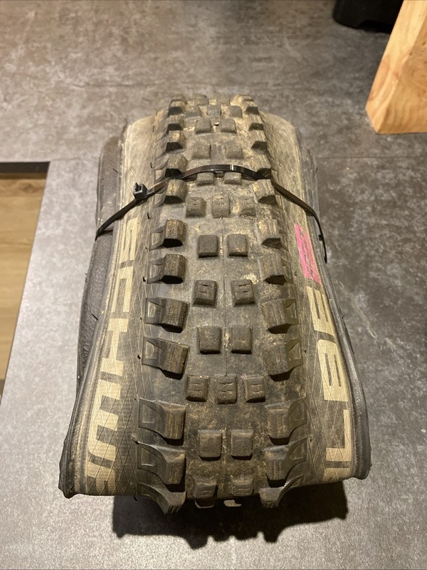 Schwalbe Magic Mary 26x2.35 Super Gravity Ultra Soft TLE Evo