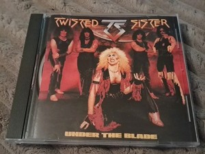 ツイステッド シスターアンダーザブレード レコード Twisted Sister – Under The Blade – CD (Album, Reissue), 1997