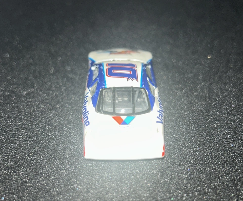 Coches Hot Wheels 2005 edición especial Disney Pixar Scott Riggs 10 Valvoline sueltos Foto 4 de 4