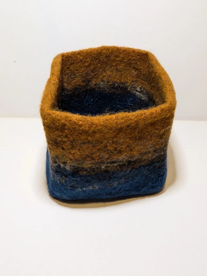 Cesta quadrada de lã feltrada 6" x 6" tons de terra macios e resistentes exclusiva rara - Imagem 4 de 4