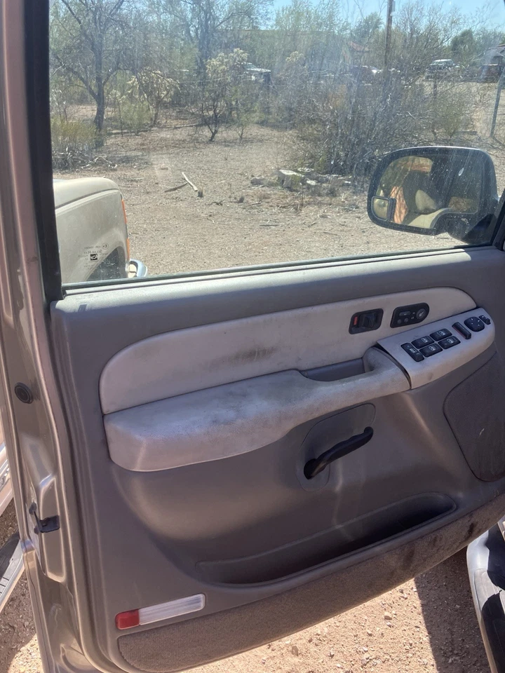 99-07 Chevy GMC Truck SUV GMT800 Driver Left Front Door (Pewter Metallic 11U) - Image 2 of 2