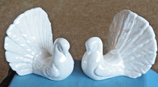 Pair Vintage White PORCELAIN FAN-TAIL PIGEONs. Bird Figurines.