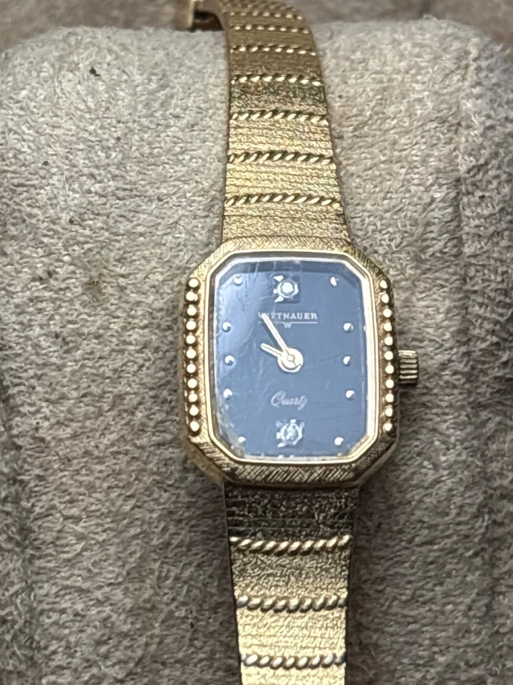 Reloj vintage Wittnauer Tank tono oro esfera negra diamante acento bonito reloj Foto 3 de 4