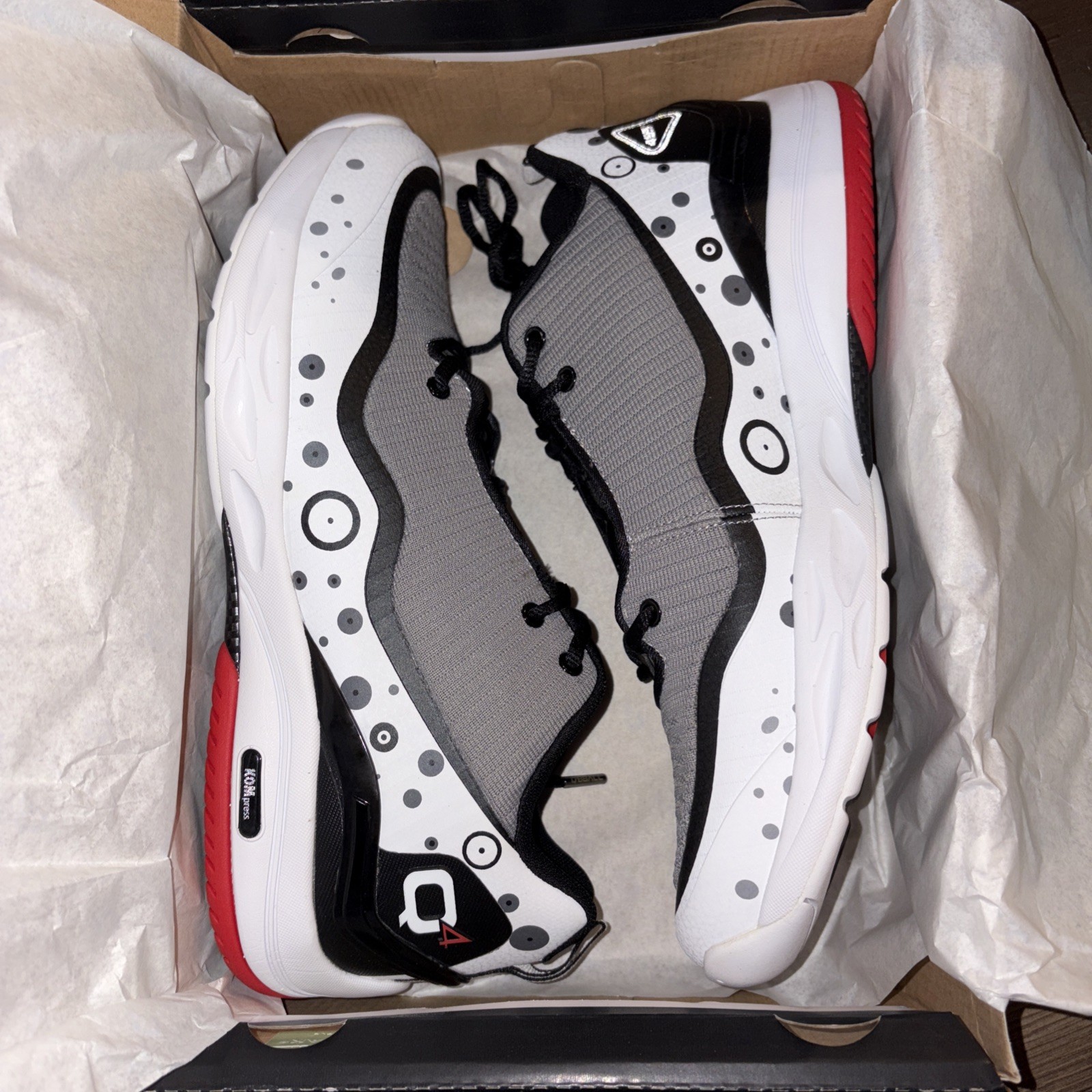 SAOLA Scarpe da basket Q4 "Bright White" e rosse uomo taglia 11 5 nuove