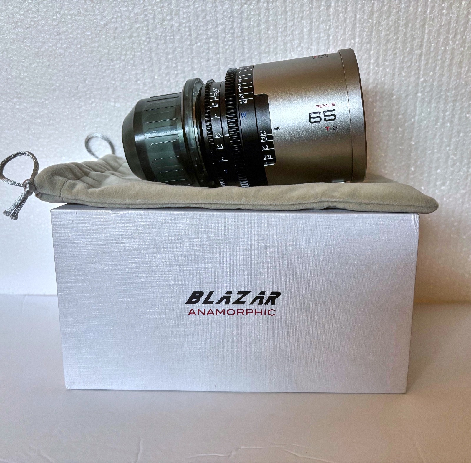 BLAZAR REMUS 65mm 1.5x  T2 Anamorphic Cinema Lens PL Mount Neutral/Silver Flare