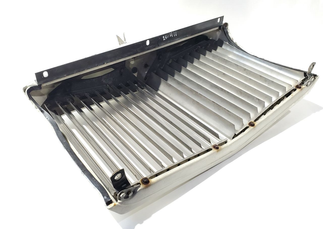 Used Grille fits: 1990 Bentley TURBO R Grade A