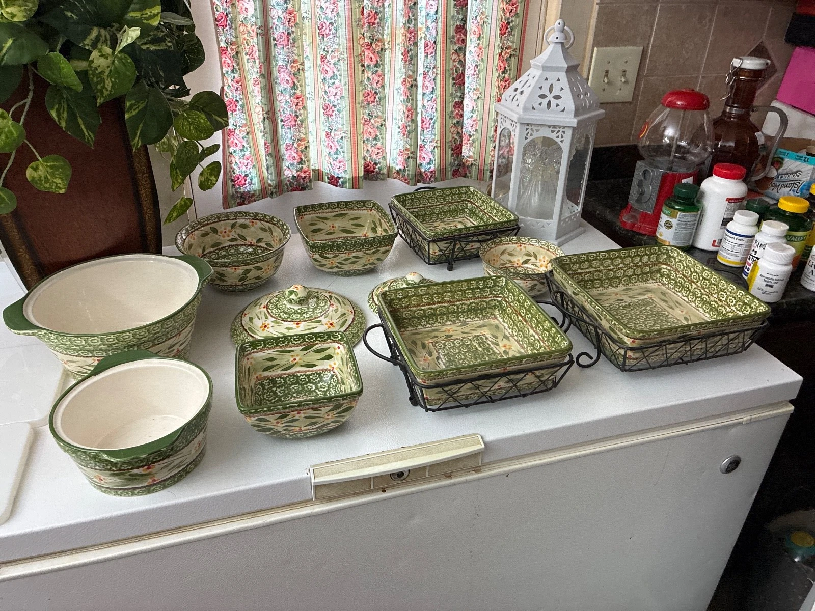 Temp-tations 19 pieces Old World oven Bake with lids and rack lidsl Green