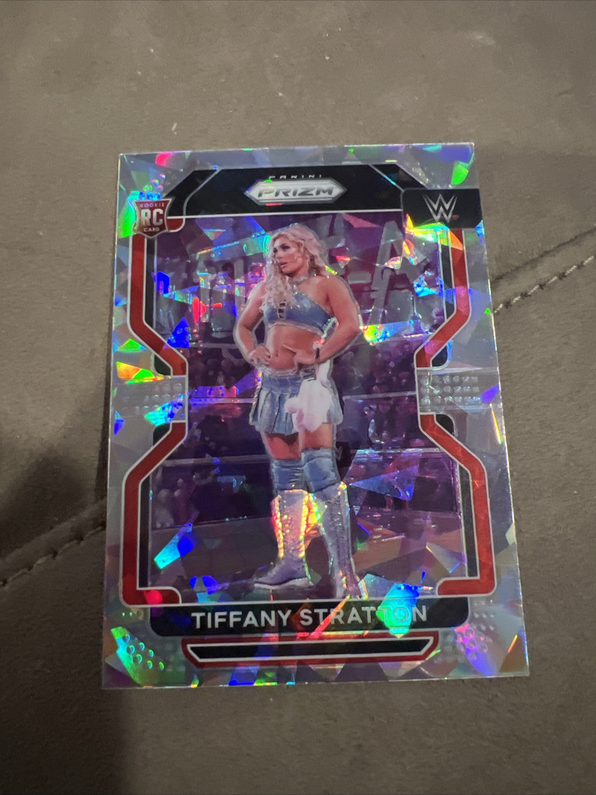 2022 WWE Prizm Tiffany Stratton Cracked Ice RC
