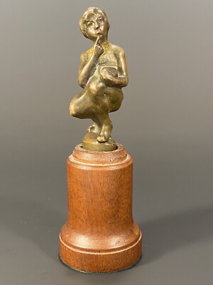 Rare Early Bronze Crouching Woman signed R (Raymond) Duchamp-Villon ca. 1900