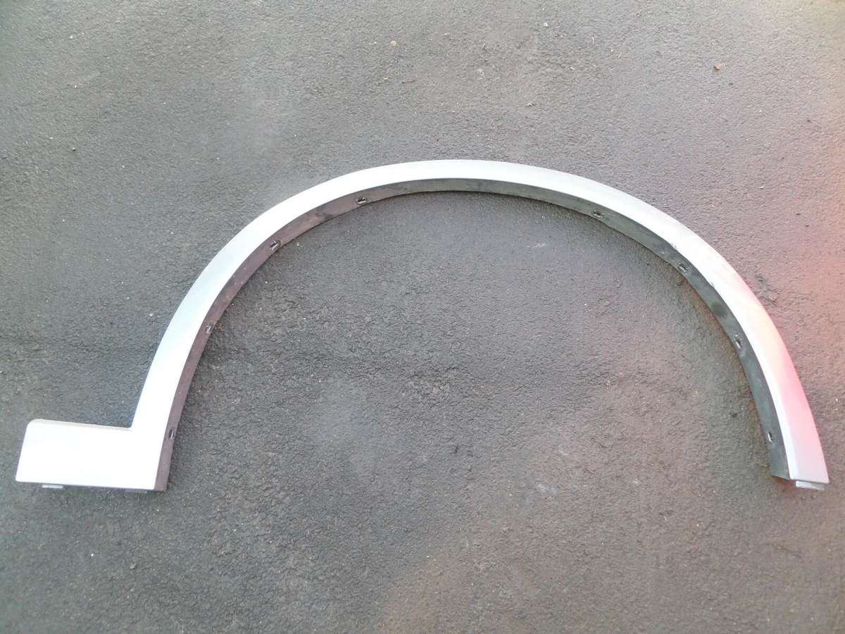 GENUINE BMW X3 X4 F25 F26 Front Right Arch trim space grey 8050456 