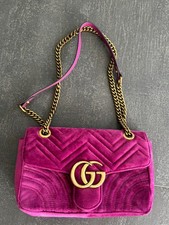 Borsa a tracolla Gucci GG Marmont in velluto matelassé rosa medio