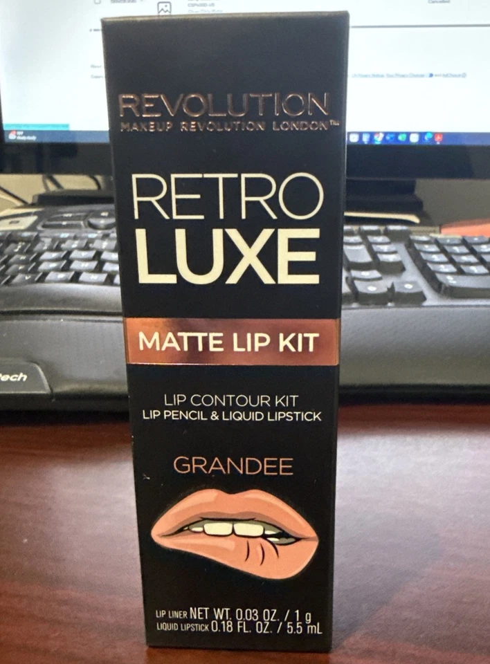 NEW REVOLUTION Makeup Retro Luxe Matte Lip Contour Kit Grandee Pencil + Lipstick - Image 4 of 4