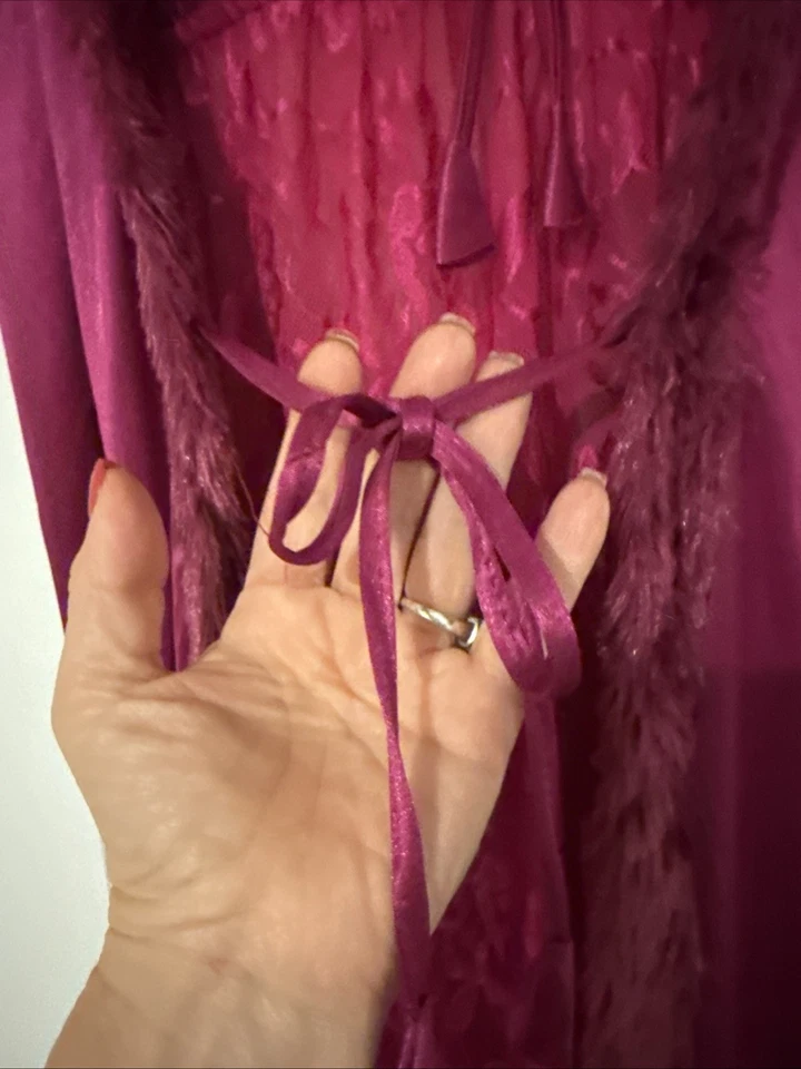 De Colección Conjunto de Largo Completo Pegnoir Vestido Bata Imitación Piel Borde Púrpura Encaje Rosa Envoltura de Piel Foto 3 de 4